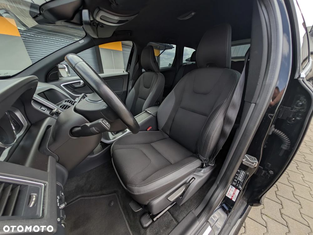 Volvo XC 60 D4 Momentum - 34