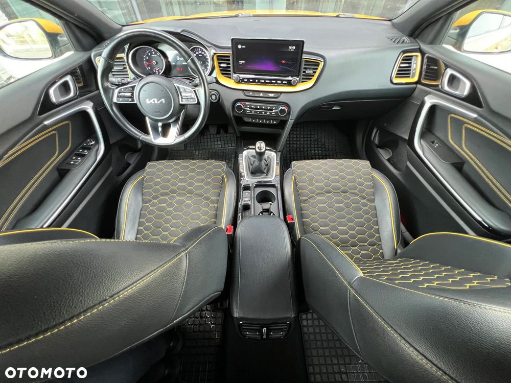 Kia XCeed 1.5 T-GDI L Business Line - 29