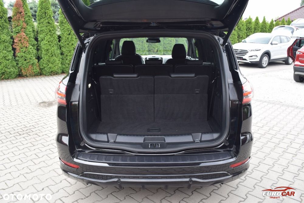 Ford S-Max - 32