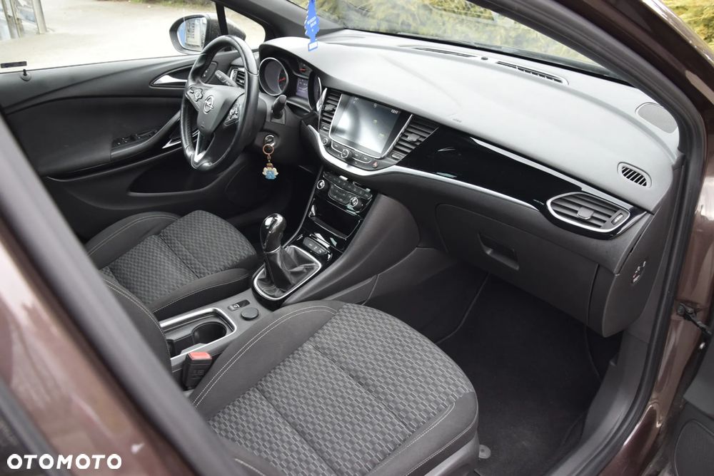 Opel Astra 1.4 T Elite - 11