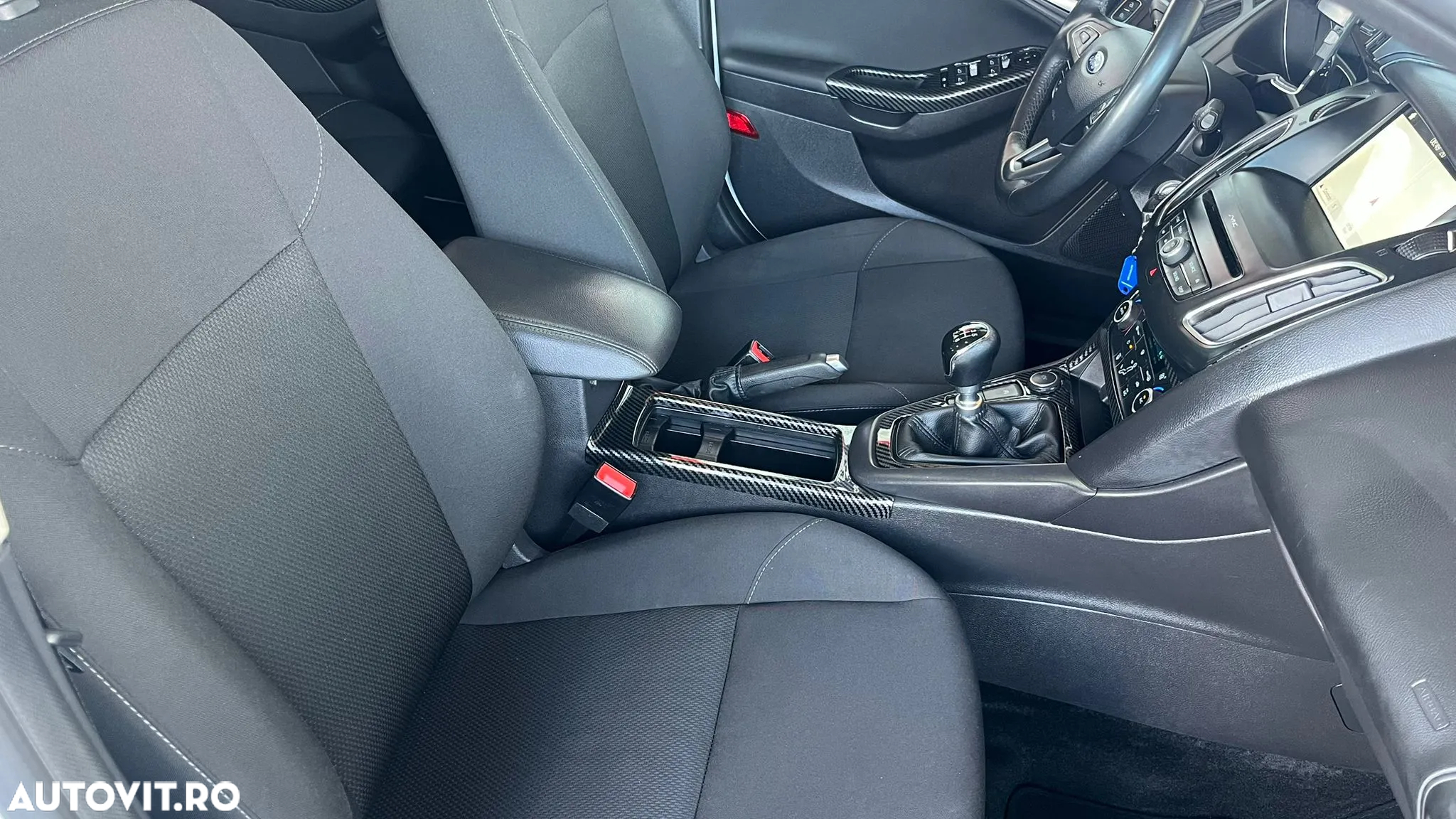 Ford Focus Turnier 1.5 EcoBlue Start-Stopp-System ACTIVE - 9