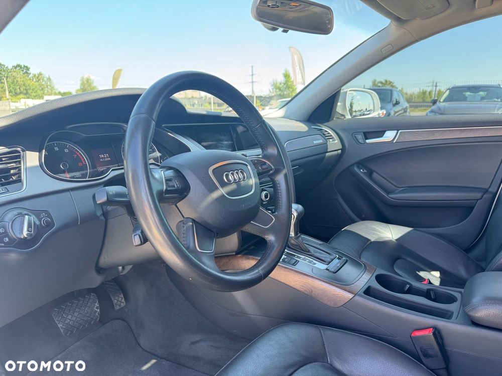 Audi A4 Limousine - 11