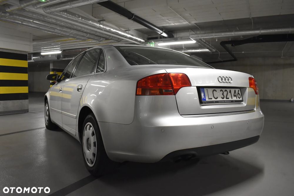 Audi A4 Limousine - 11