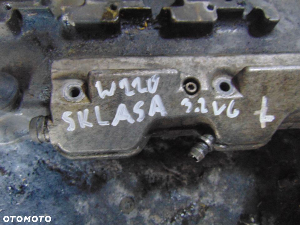 Pokrywa zaworów Mercedes w220 3,2 V6 - 1