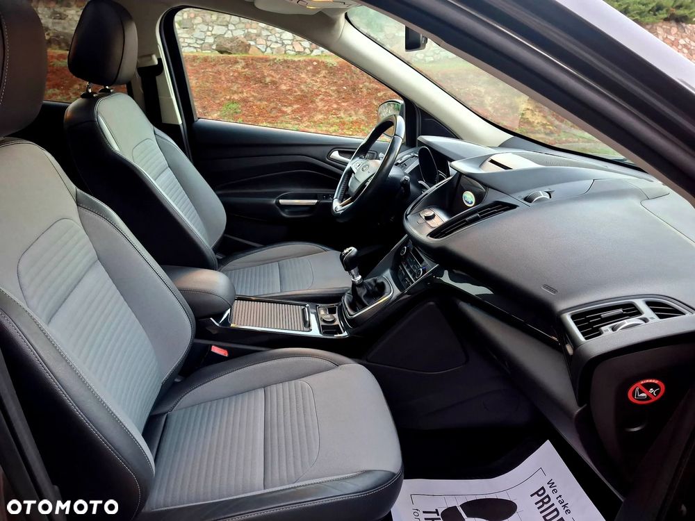 Ford Kuga 2.0 TDCi 4x2 Titanium - 25