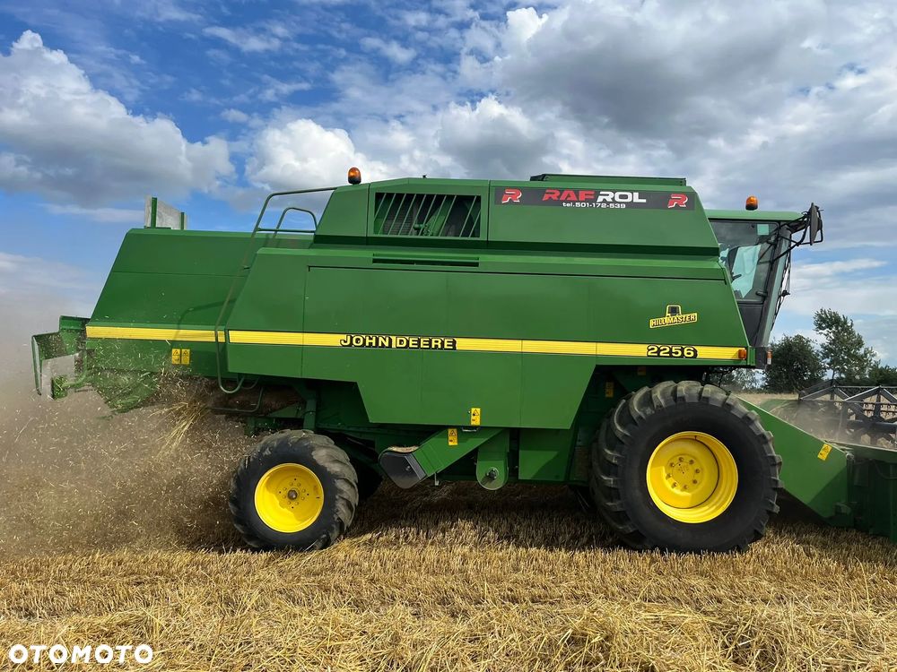 John Deere 2256 HillMaster - 22