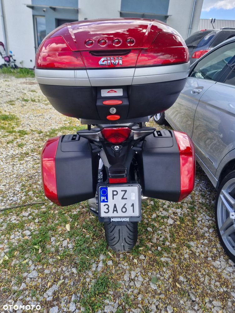 Honda VFR - 2