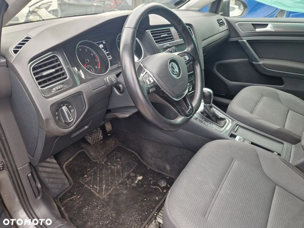 Volkswagen Golf - 9