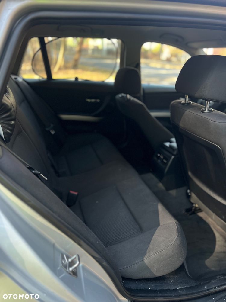 BMW Seria 3 318d DPF - 8