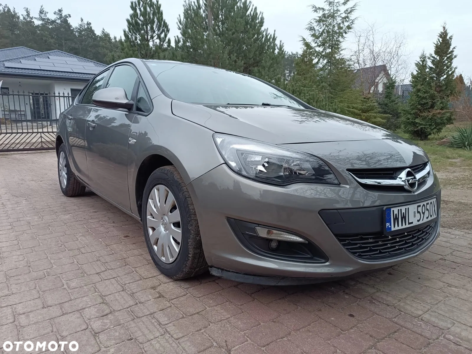 Opel Astra IV 1.4 T Cosmo - 2