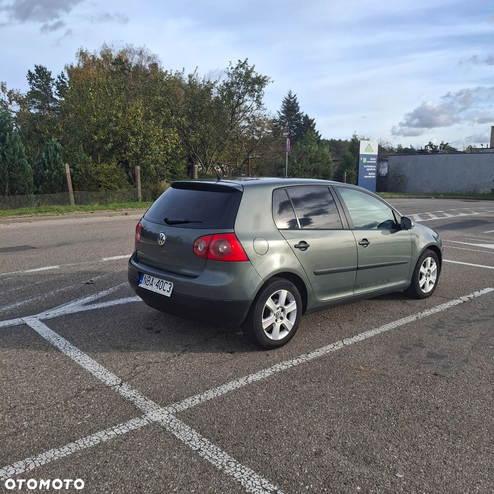 Volkswagen Golf V 1.6 FSI Comfortline - 3