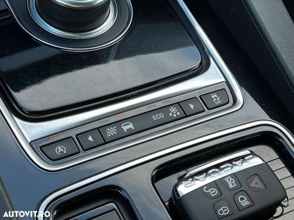 Jaguar F-Pace 3.0 AWD First Edition - 18