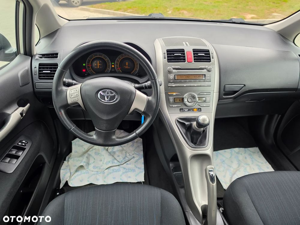 Toyota Auris 1.6 VVT-i Terra - 15