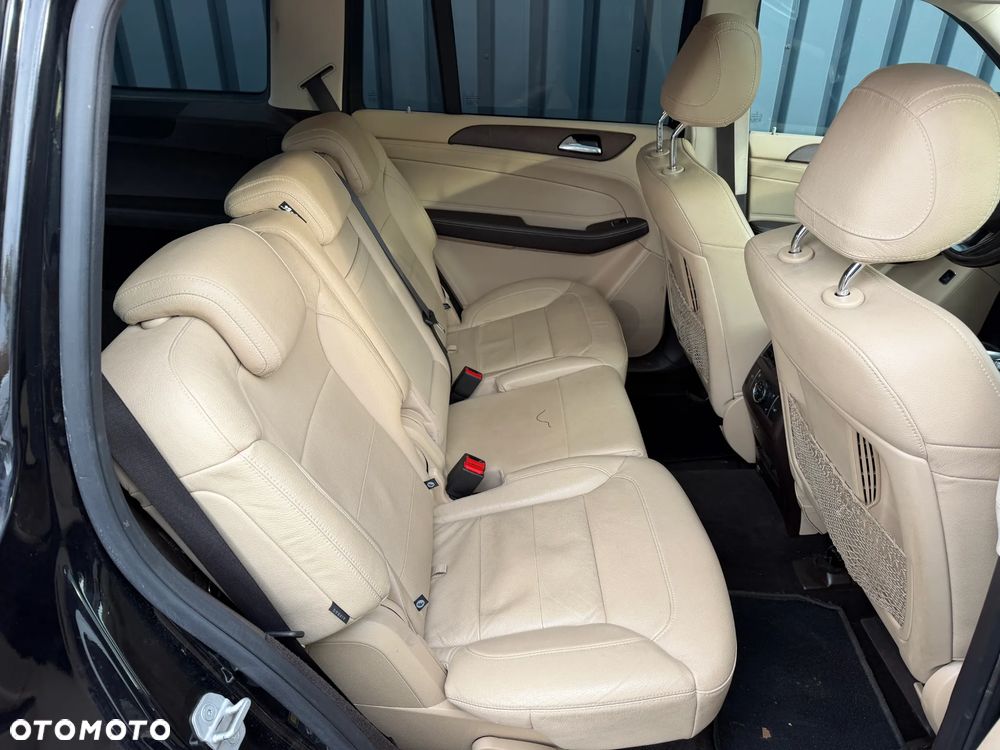 Mercedes-Benz GLS 350 d 4Matic 9G-TRONIC AMG Line - 17