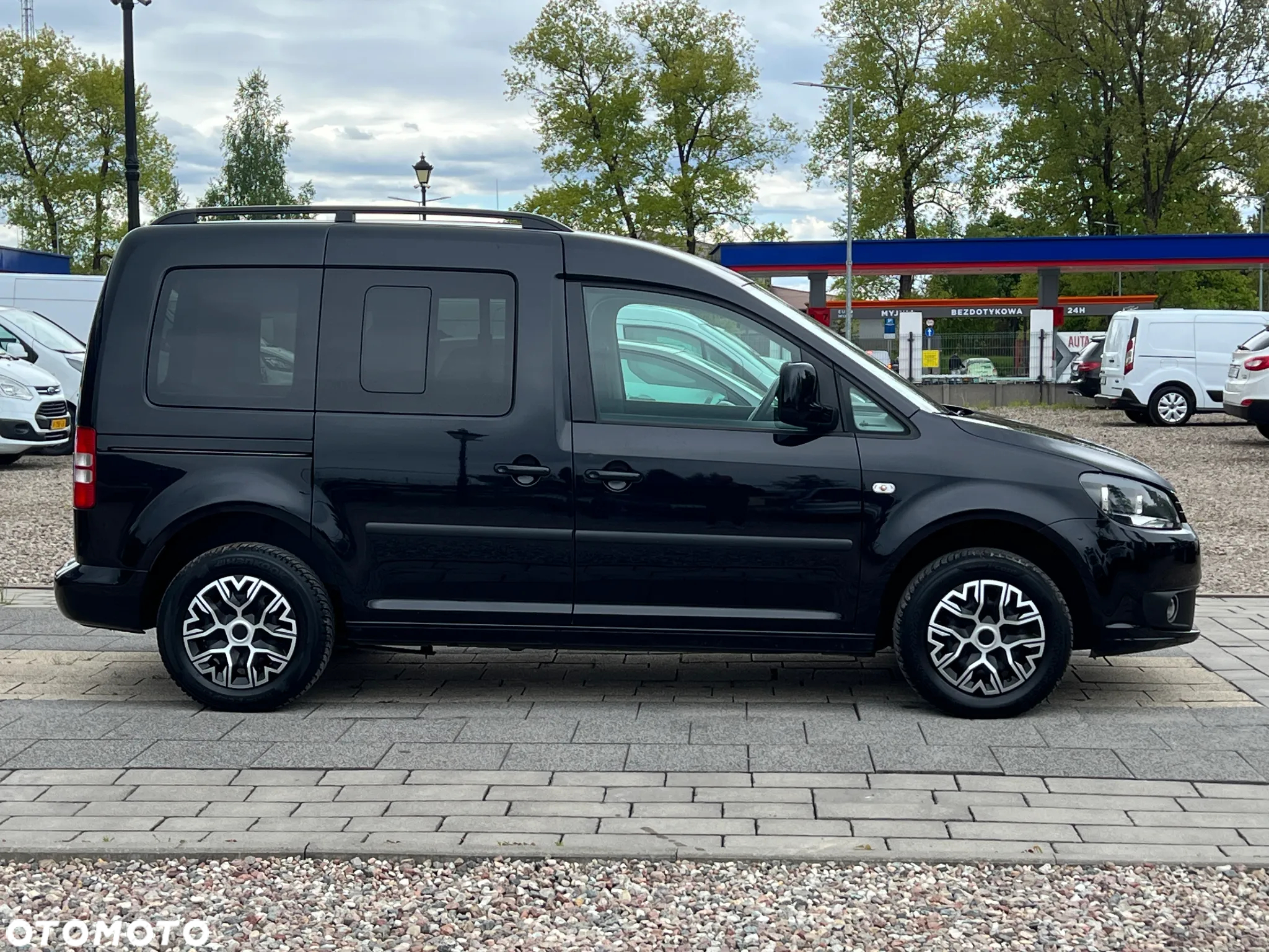Volkswagen Caddy 1.6 TDI Comfortline BMT - 12