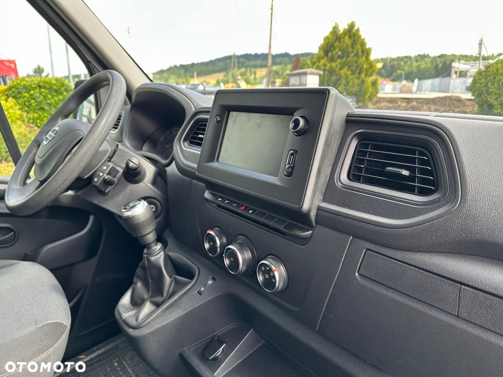 Nissan NV400 - 14