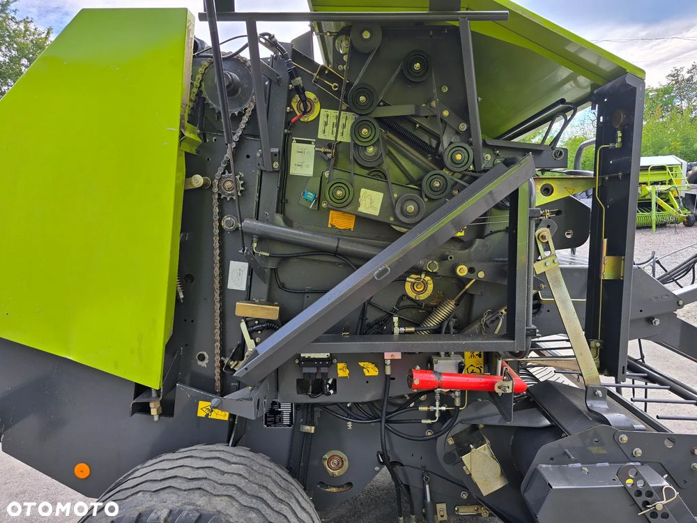 Claas Rollant 350 - 10
