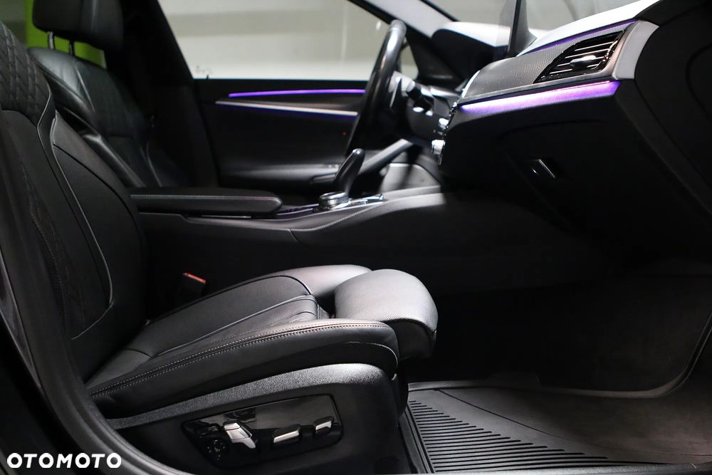 BMW Seria 5 540i xDrive M Sport sport - 27
