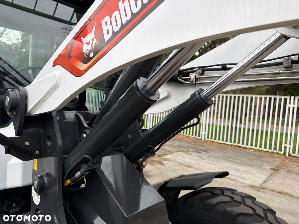 Bobcat Ładowarka kołowa L85 - 28