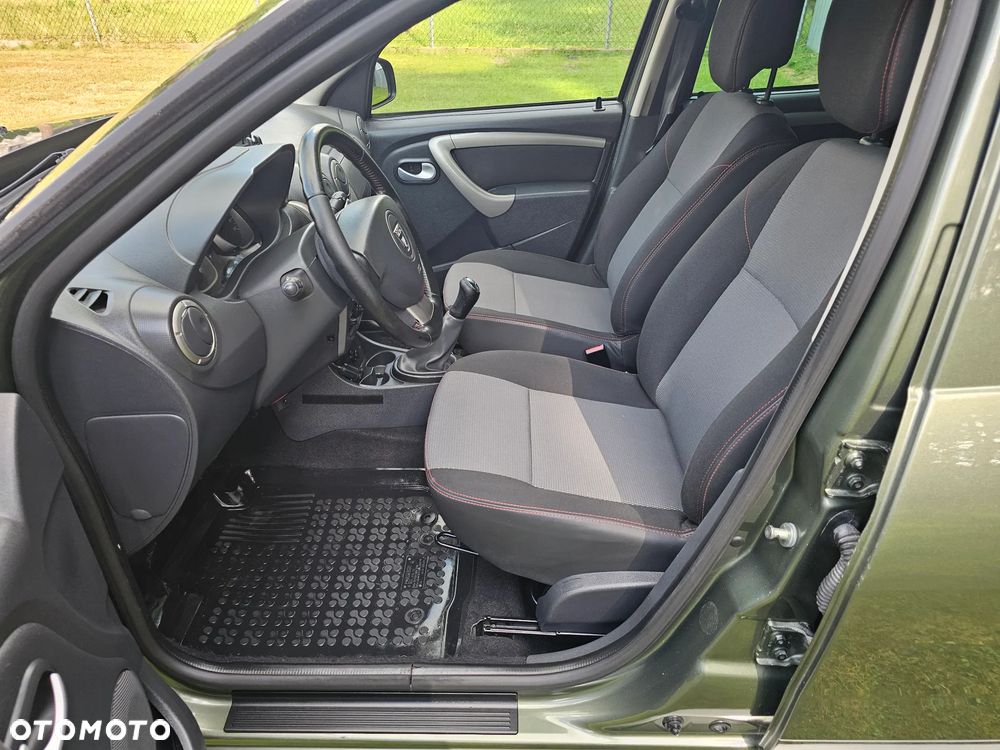Dacia Duster 1.6 Laureate - 25