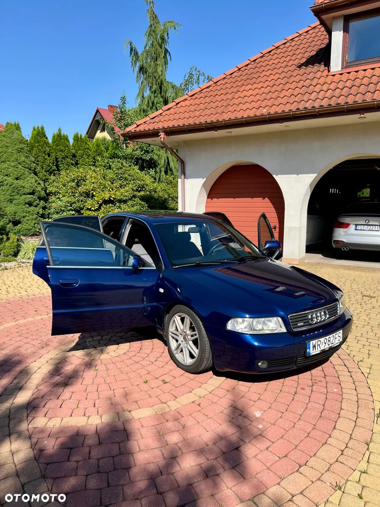 Audi A4 Limousine 1.8 - 15