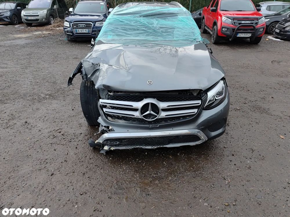 Mercedes-Benz GLC - 12