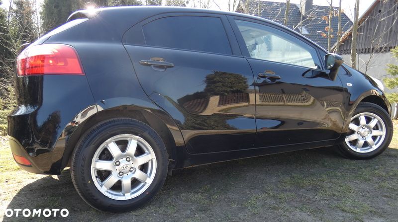 Kia Rio 1.2 Dream Team Edition - 12