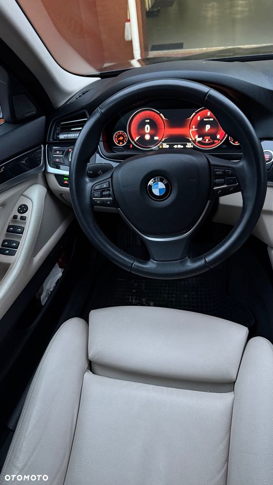 BMW Seria 5 525d xDrive Luxury Line - 24