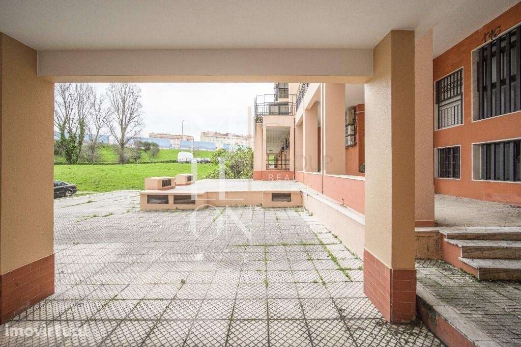 T1 moderno com estacionamento numa das melhores zonas de Telheiras | L - Grande imagem: 5/37
