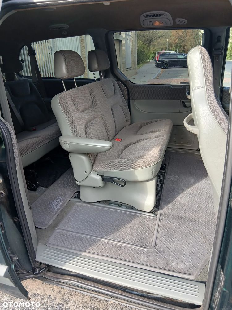 Dodge Grand Caravan - 20