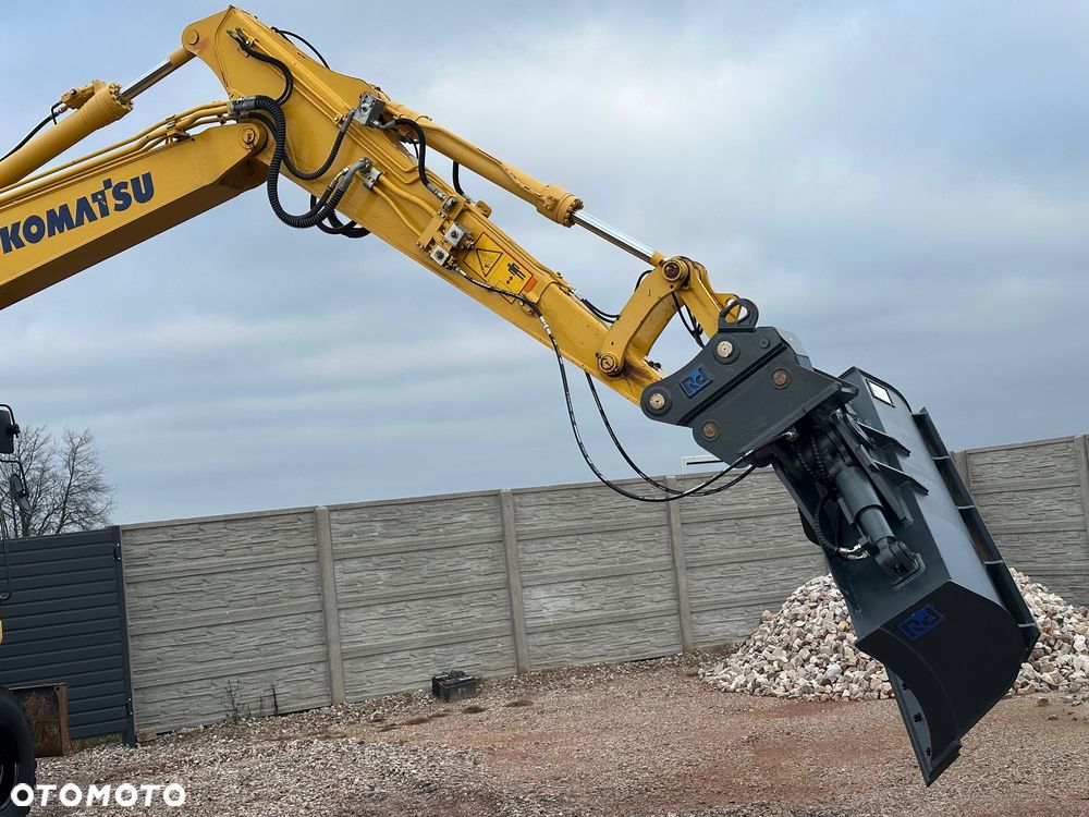 Komatsu /  PW 148-8 / - 7