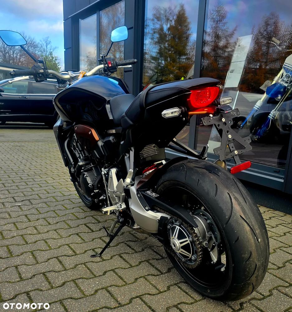 Honda CB - 32