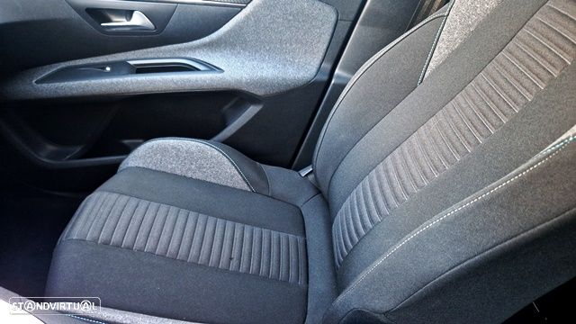 Peugeot 5008 PureTech 130 EAT8 Stop & Start Allure Pack - 7