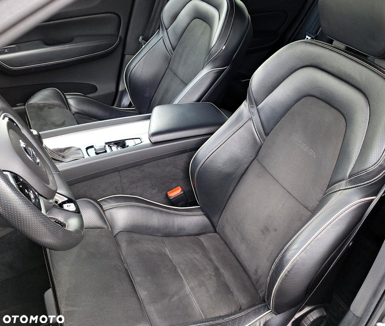 Volvo XC 60 D5 AWD R-Design - 11
