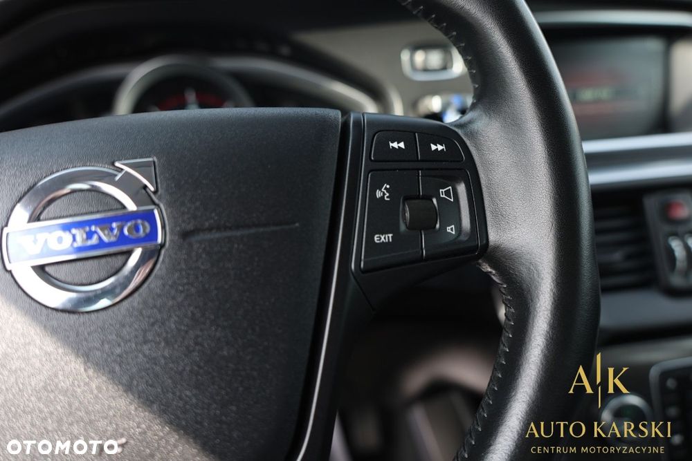 Volvo V40 - 23