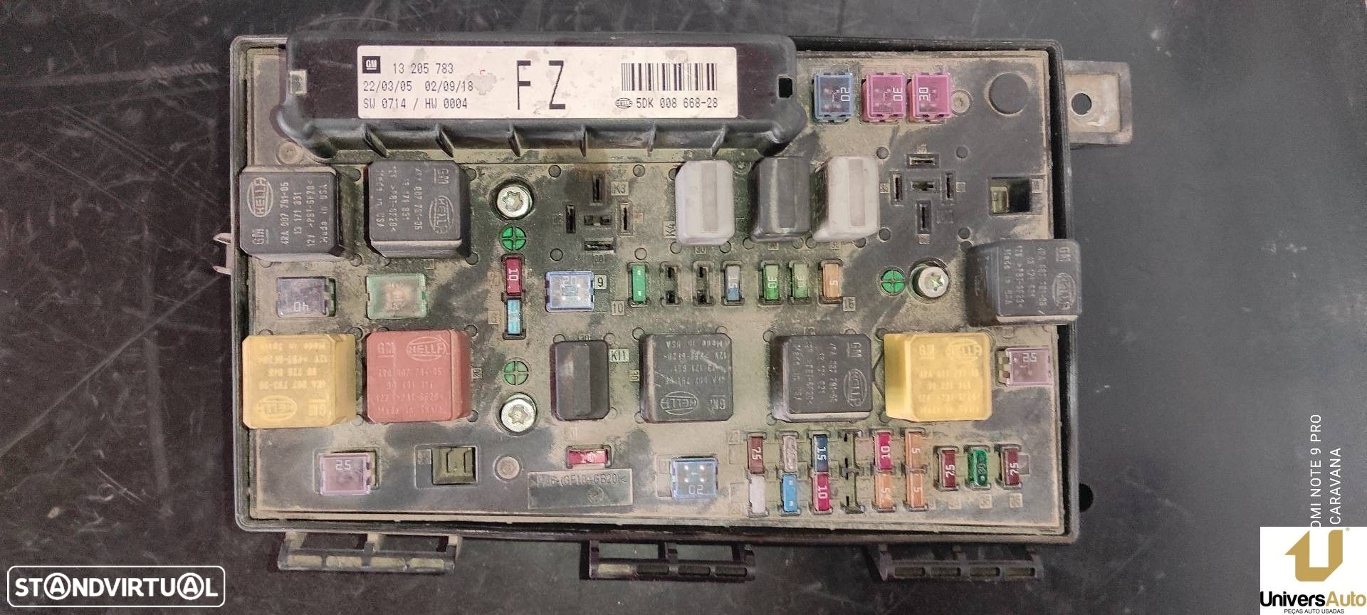 CAIXA RELÉS / FUSÍVEIS OPEL ASTRA H GTC 2005 -13205783 - 2