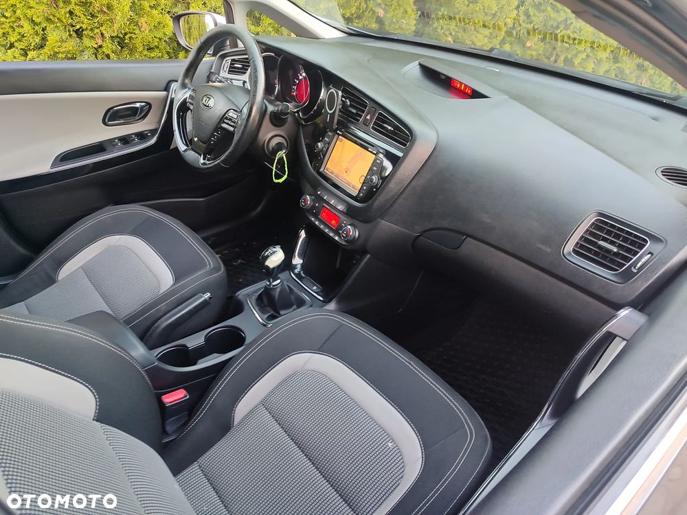 Kia Ceed - 8