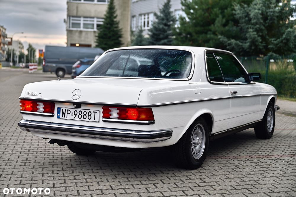 Mercedes-Benz W123 - 13