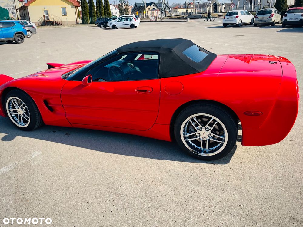 Chevrolet Corvette - 4