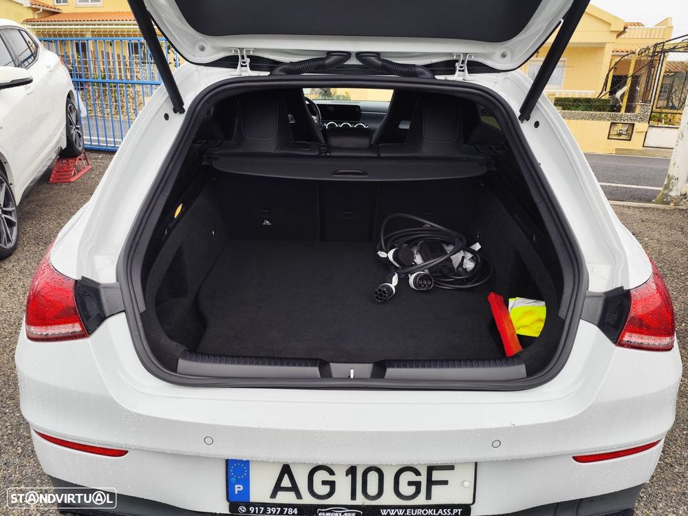 Mercedes-Benz CLA 250 e Shooting Brake AMG Line - 15