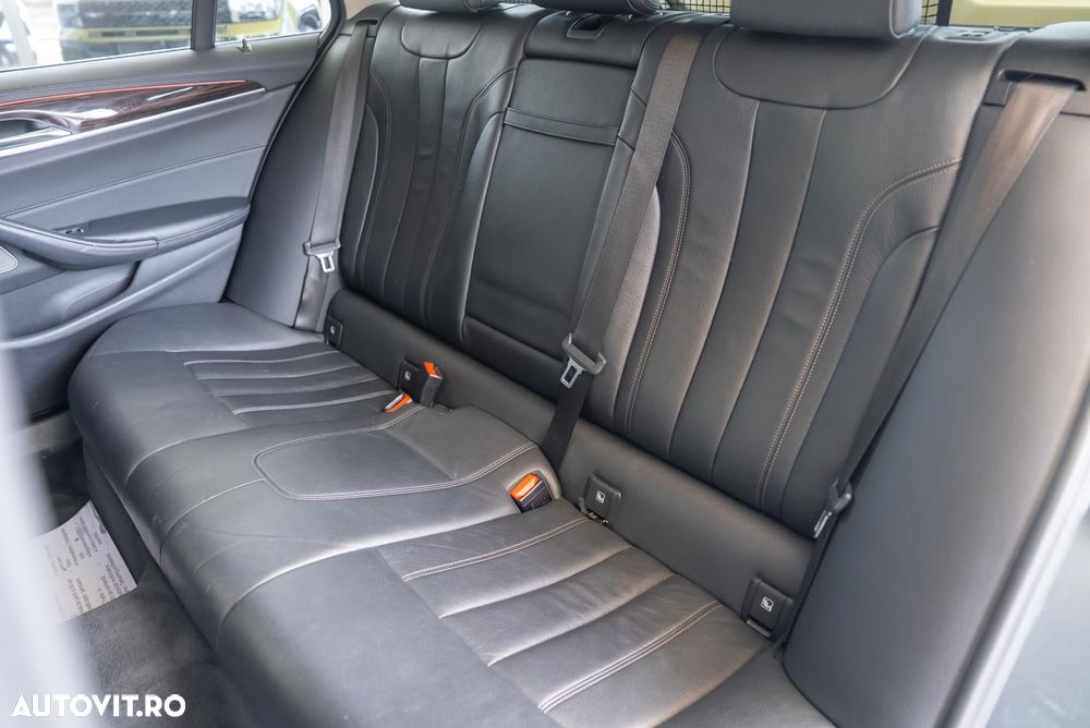 BMW Seria 5 520d Aut. Luxury Line - 24