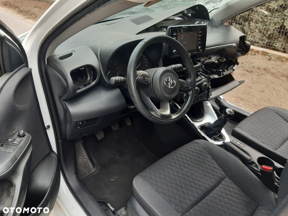 Toyota Yaris - 10