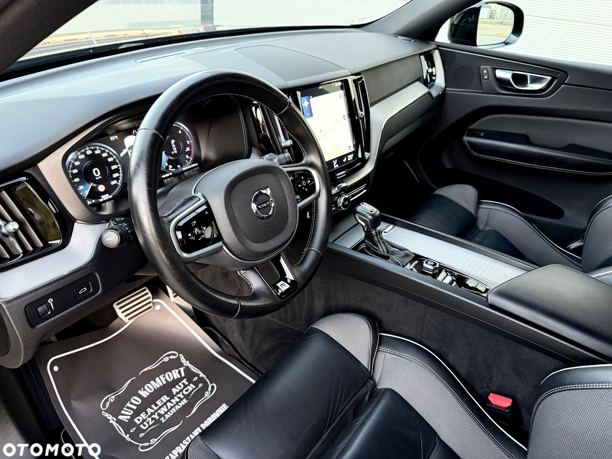 Volvo XC 60 D4 R-Design - 25