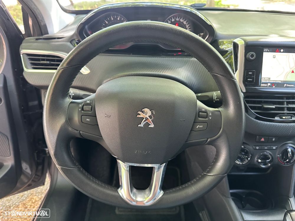 Peugeot 208 1.2 PureTech Signature - 30