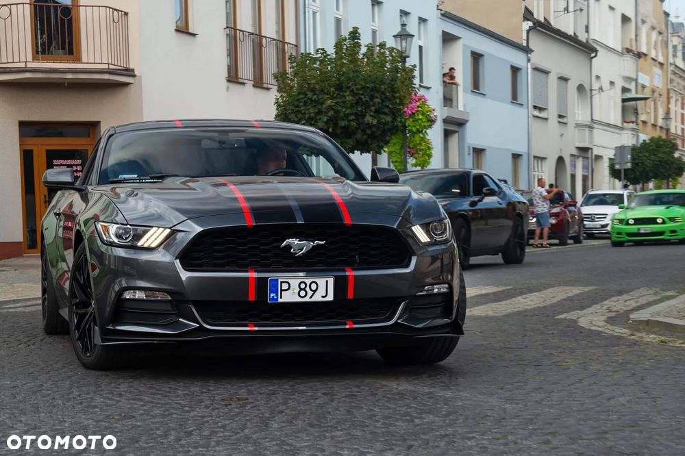 Ford Mustang 3.7 V6 - 1