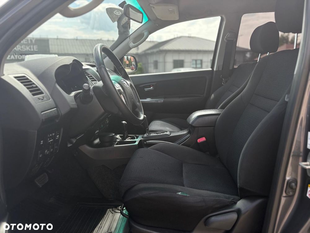 Toyota Hilux 3.0 D-4D SR5 - 14