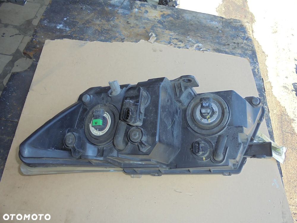 Fiat Freemont lampa przednia  lewa i prawa - 7