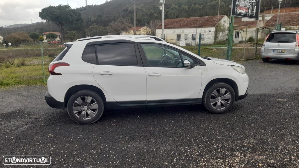 Peugeot 2008 1.2 PureTech Style - 7