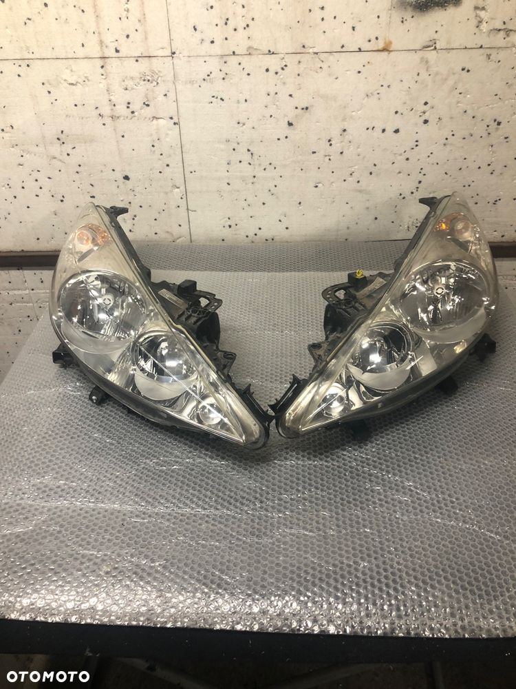 PEUGEOT 207 LAMPA PRAWA LEWA PRZÓD PRZEDNIA