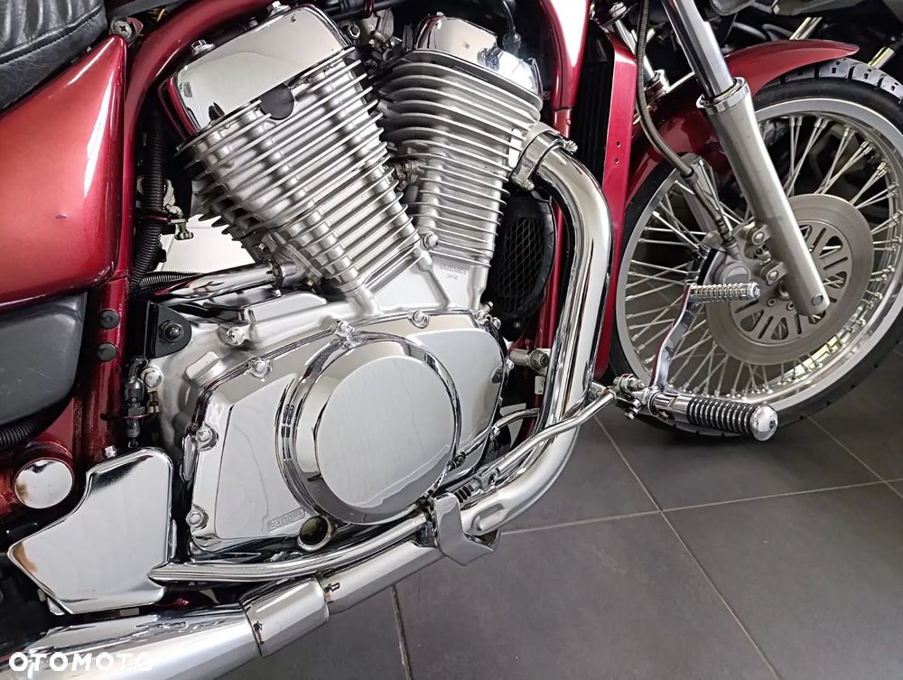Suzuki Intruder - 16